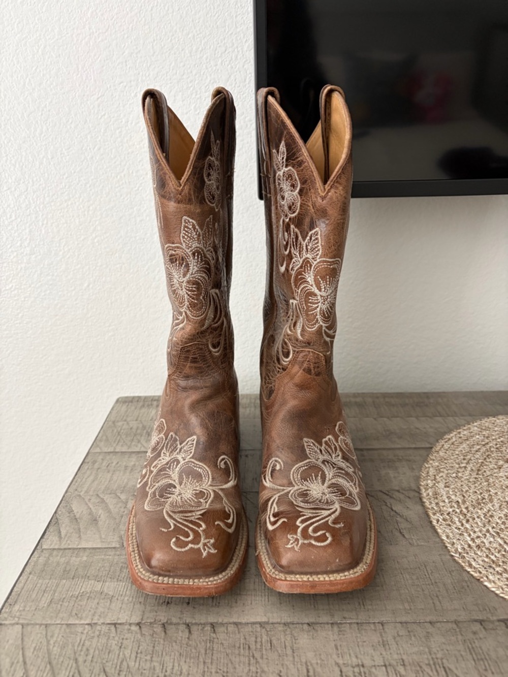 Brown Leather Floral Embroidered Western Boots (from Boot Barn) size 7